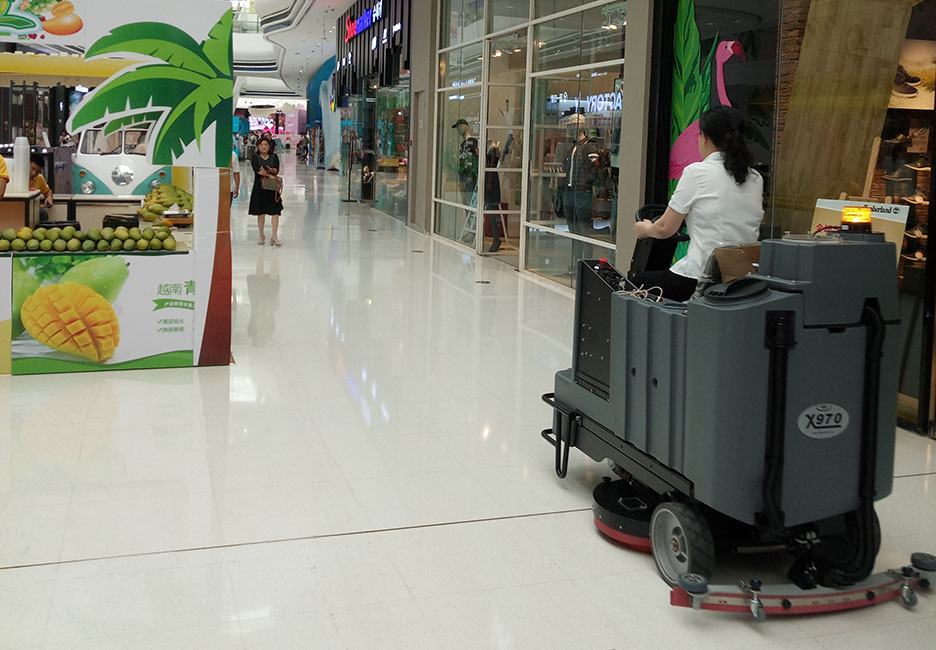 江西大型清潔設備多功能洗地機和電動<a href=http://www.ftruru.com target=_blank class=infotextkey>掃地車生產廠</a>